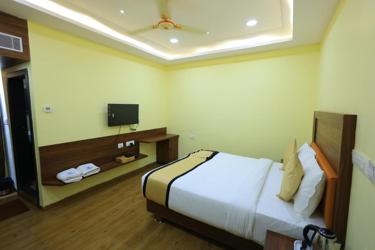 Sun Castle Hotel Palamaner Exterior photo